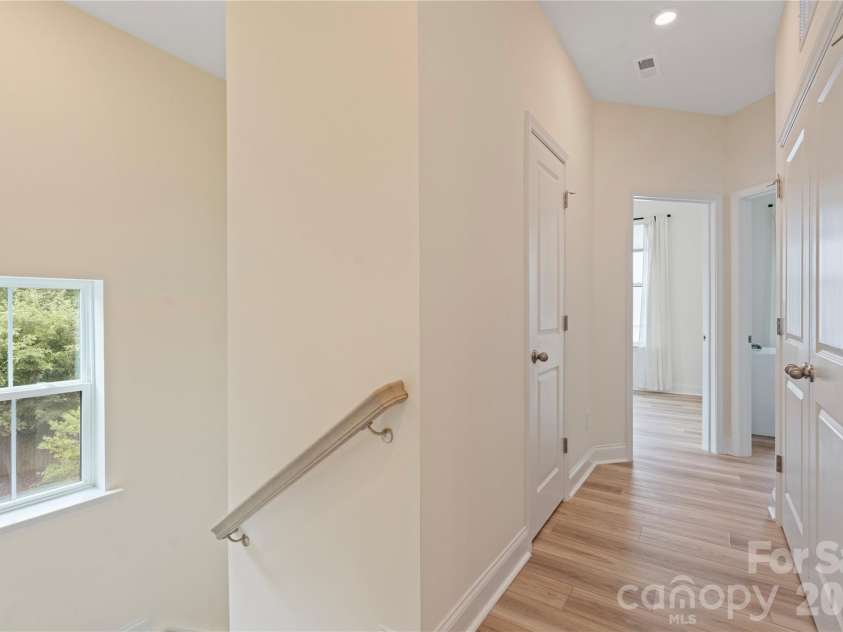 2414 Magnolia Blossom Way, Charlotte, NC 28211.  MLS# CAR4412045, YatesRealty ID 46633. Third Level Landing/Hallway