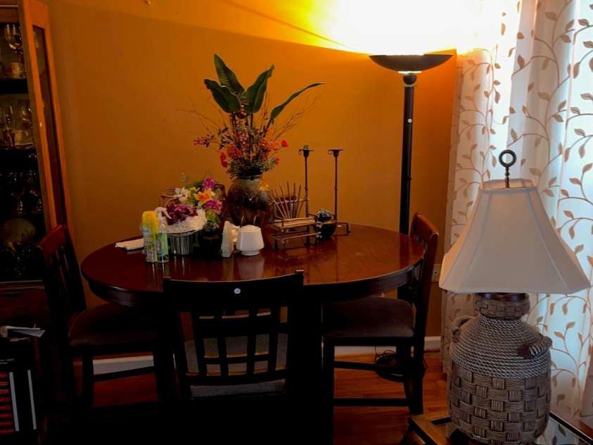 5305 Amity Springs Drive, Charlotte, NC 28212.  MLS# CAR4415213, YatesRealty ID 46635. Cozy Dining