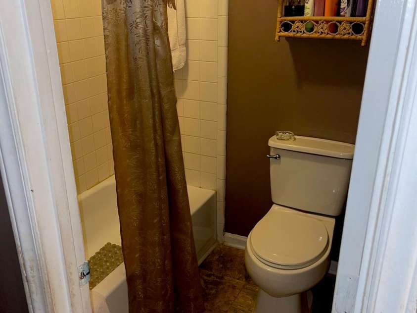 5305 Amity Springs Drive, Charlotte, NC 28212.  MLS# CAR4415213, YatesRealty ID 46635. Master Bath