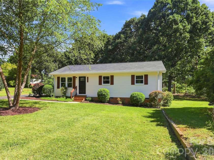 5241 Short Cut Lane, Indian Trail, NC 28079.  MLS# CAR4415304, YatesRealty ID 46636. Welcome home!