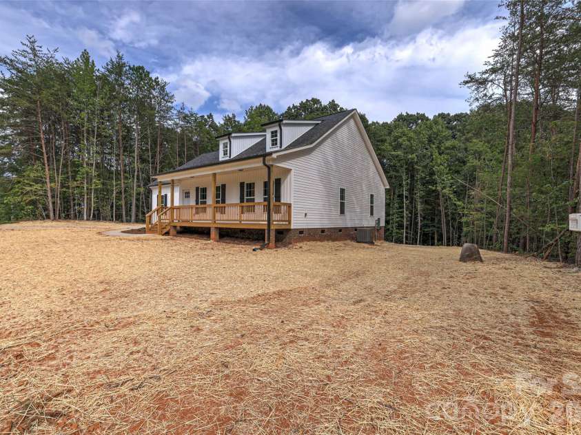 192 Rambler Lane, Blacksburg, SC 29702.  MLS# CAR4411597, YatesRealty ID 46637. 
