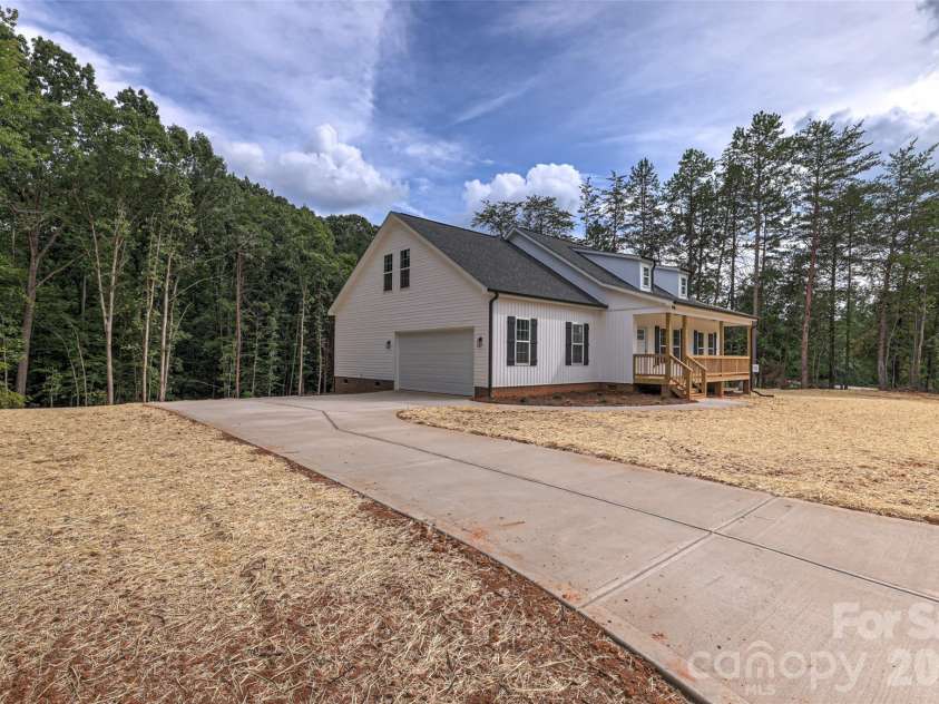 192 Rambler Lane, Blacksburg, SC 29702.  MLS# CAR4411597, YatesRealty ID 46637. 