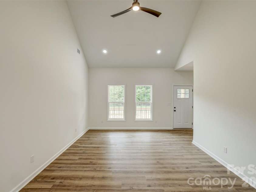 192 Rambler Lane, Blacksburg, SC 29702.  MLS# CAR4411597, YatesRealty ID 46637. 