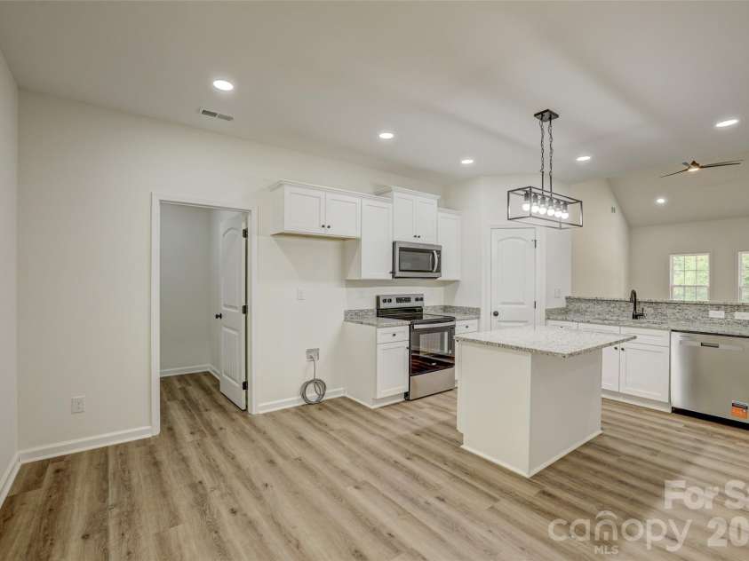 192 Rambler Lane, Blacksburg, SC 29702.  MLS# CAR4411597, YatesRealty ID 46637. 