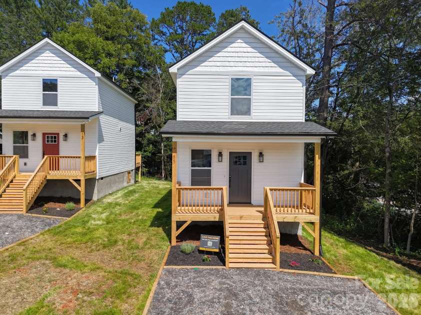 11 Baldwin Street, Asheville, NC 28803.  MLS# CAR4394523, YatesRealty ID 46639. 
