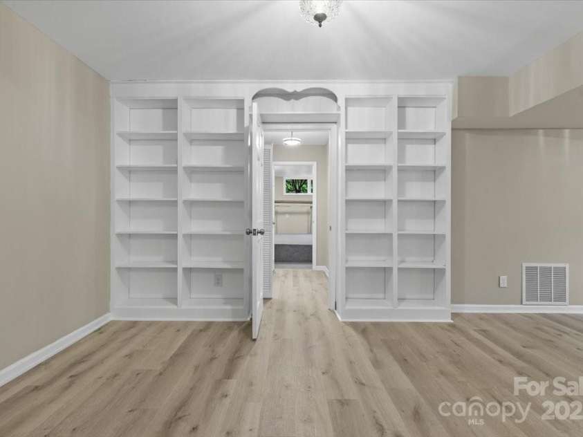 5916 Cashion Road, Huntersville, NC 28078.  MLS# CAR4311931, YatesRealty ID 4664. 