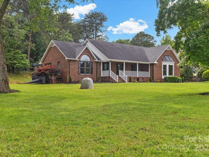 5916 Cashion Road, Huntersville, NC 28078.  MLS# CAR4311931, YatesRealty ID 4664. 
