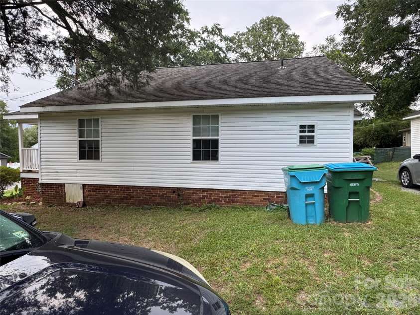 410 Spring Street, Denton, NC 27239.  MLS# CAR4417668, YatesRealty ID 46642. 