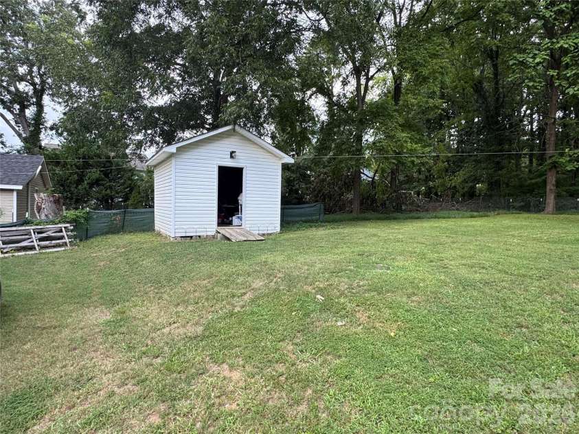 410 Spring Street, Denton, NC 27239.  MLS# CAR4417668, YatesRealty ID 46642. 