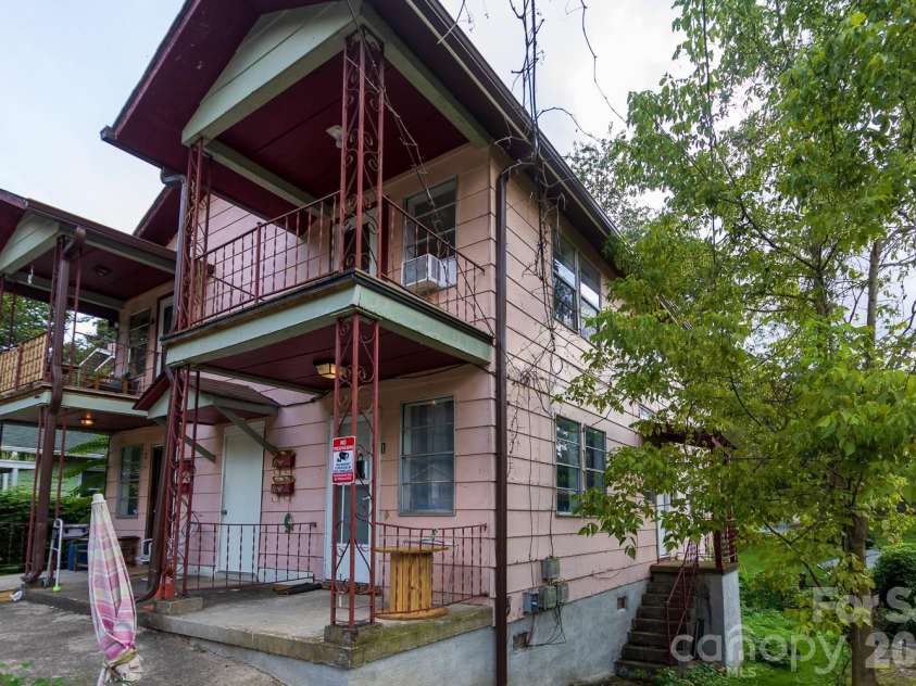 37 Water Street, Asheville, NC 28801.  MLS# CAR4416437, YatesRealty ID 46645. 