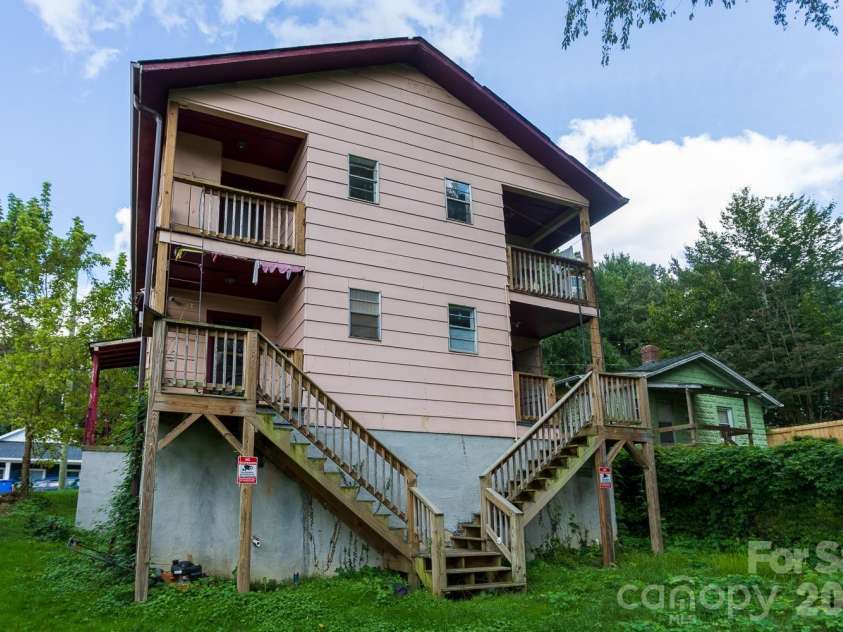 37 Water Street, Asheville, NC 28801.  MLS# CAR4416437, YatesRealty ID 46645. 