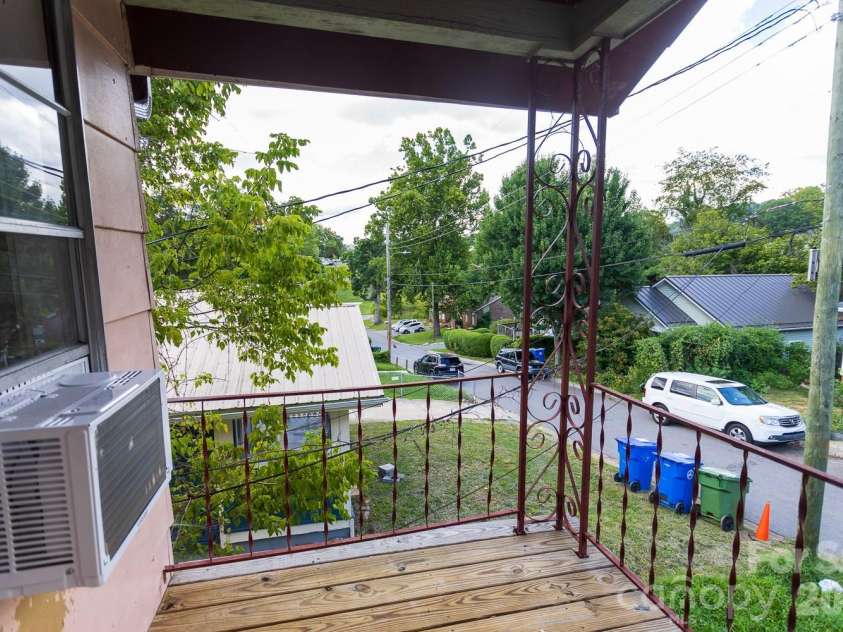 37 Water Street, Asheville, NC 28801.  MLS# CAR4416437, YatesRealty ID 46645. 