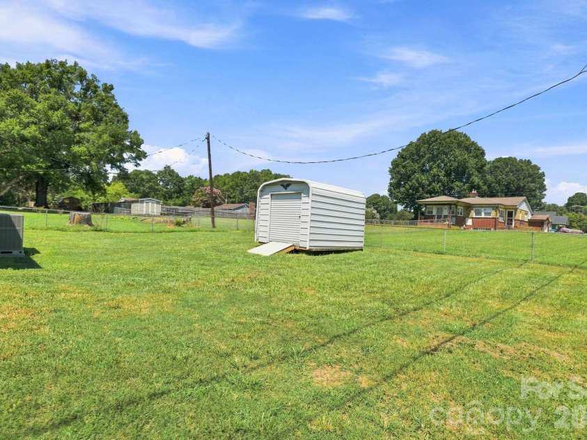 411 Tennessee Avenue, Bessemer City, NC 28016.  MLS# CAR4416494, YatesRealty ID 46649. 