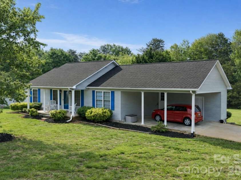 3124 Banks Street, Lincolnton, NC 28092.  MLS# CAR4338307, YatesRealty ID 4665. 