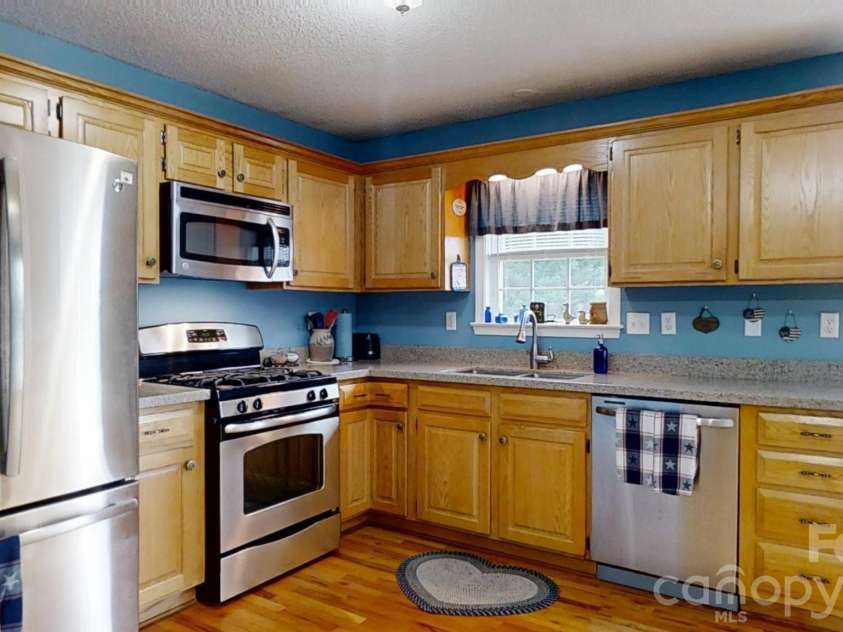 3124 Banks Street, Lincolnton, NC 28092.  MLS# CAR4338307, YatesRealty ID 4665. 