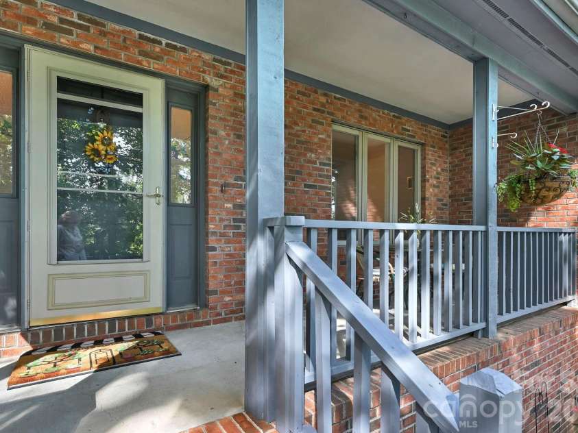 25 Weston Heights Drive, Asheville, NC 28803.  MLS# CAR4417799, YatesRealty ID 46650. Front entry