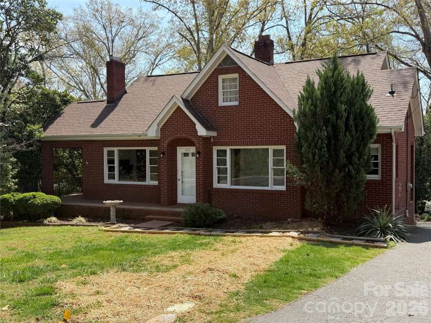 1631 Maple Avenue, Albemarle, NC 28001.  MLS# CAR4417180, YatesRealty ID 46651. 