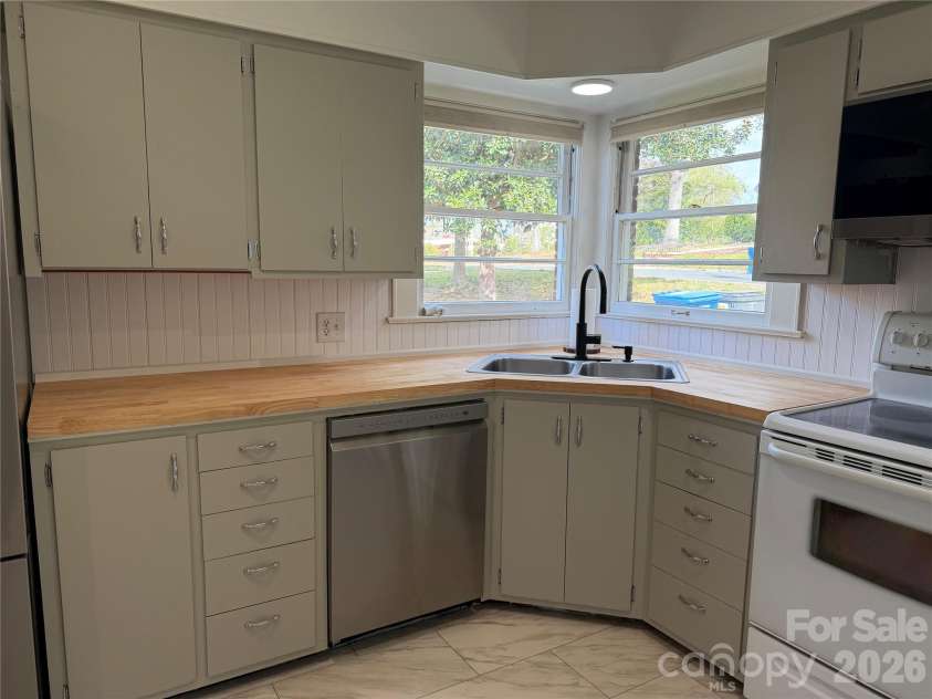 1631 Maple Avenue, Albemarle, NC 28001.  MLS# CAR4417180, YatesRealty ID 46651. 