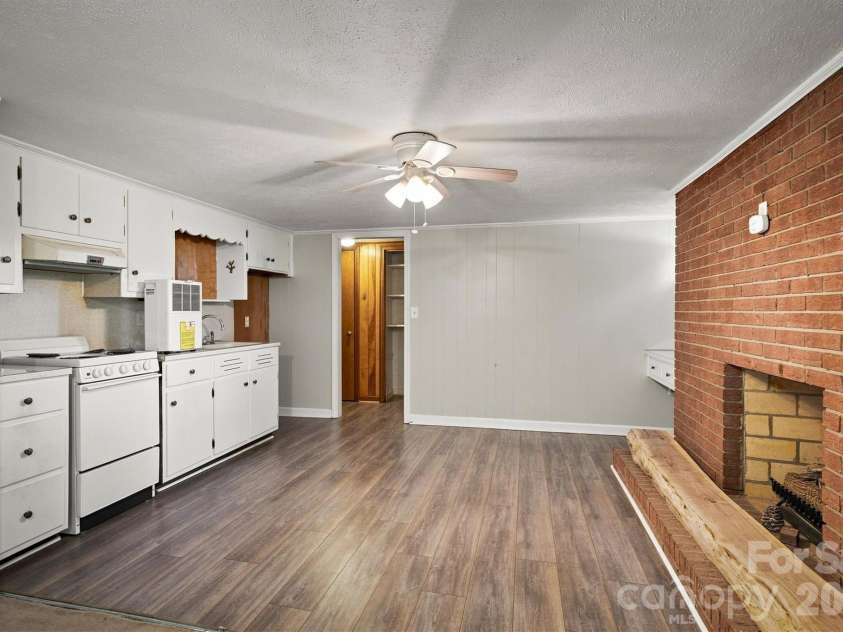 103 Park Street, Morganton, NC 28655.  MLS# CAR4410656, YatesRealty ID 46653. 