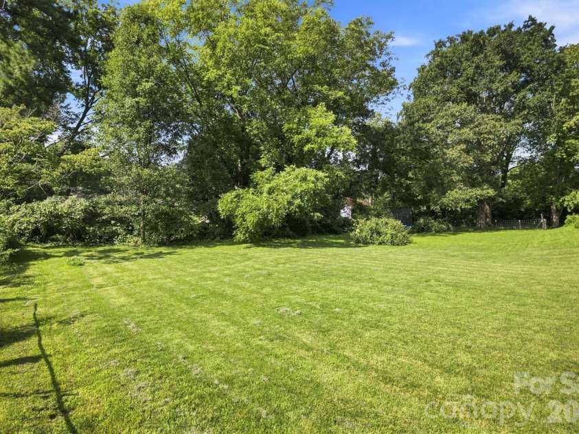 103 Park Street, Morganton, NC 28655.  MLS# CAR4410656, YatesRealty ID 46653. 