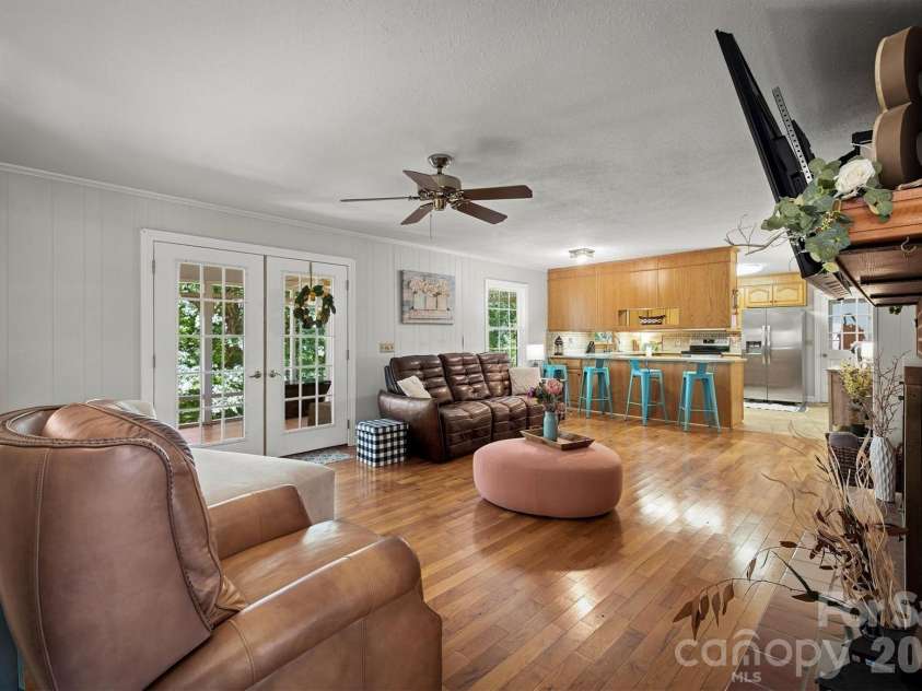 1009 Randolph Circle, Lenoir, NC 28645.  MLS# CAR4411611, YatesRealty ID 46655. 