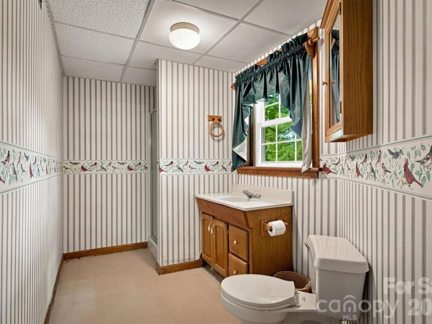 1009 Randolph Circle, Lenoir, NC 28645.  MLS# CAR4411611, YatesRealty ID 46655. 