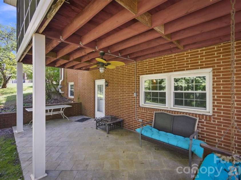 1009 Randolph Circle, Lenoir, NC 28645.  MLS# CAR4411611, YatesRealty ID 46655. 