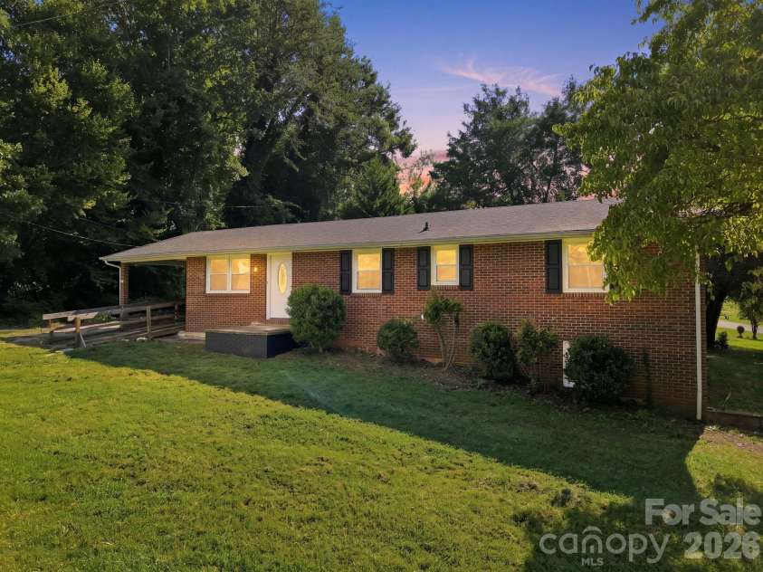 1021 Caldwell Avenue, Newton, NC 28658.  MLS# CAR4417463, YatesRealty ID 46656. 