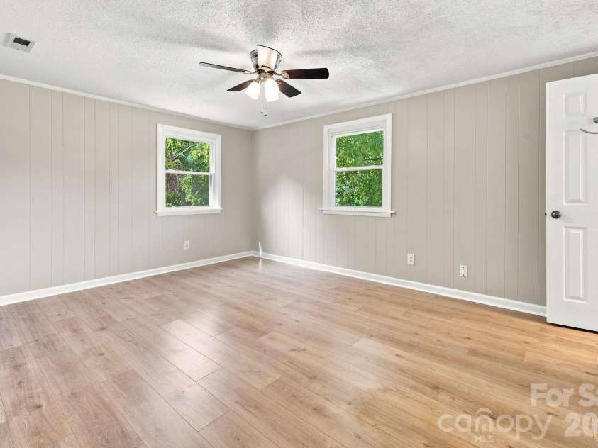 1021 Caldwell Avenue, Newton, NC 28658.  MLS# CAR4417463, YatesRealty ID 46656. 