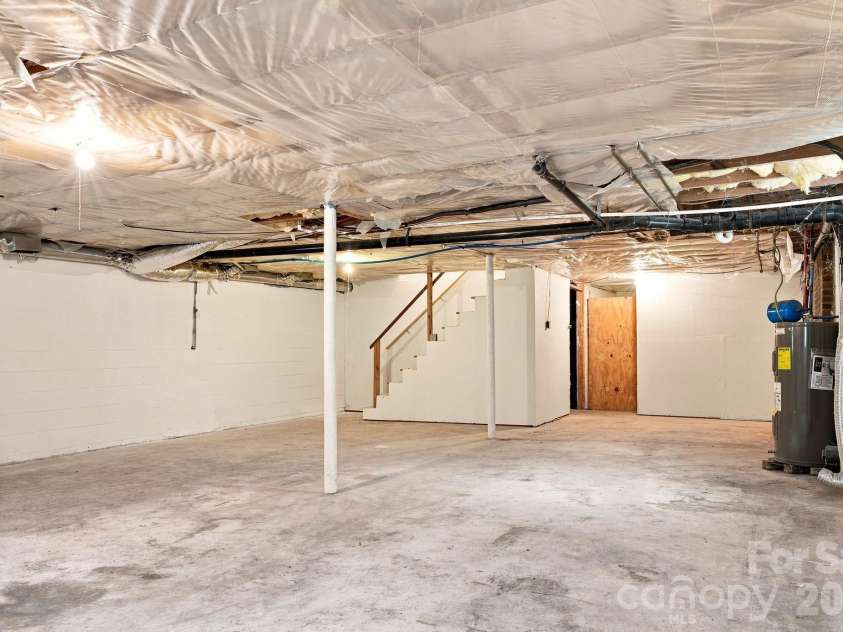 1021 Caldwell Avenue, Newton, NC 28658.  MLS# CAR4417463, YatesRealty ID 46656. 