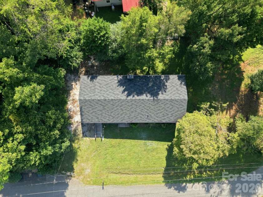 1021 Caldwell Avenue, Newton, NC 28658.  MLS# CAR4417463, YatesRealty ID 46656. 