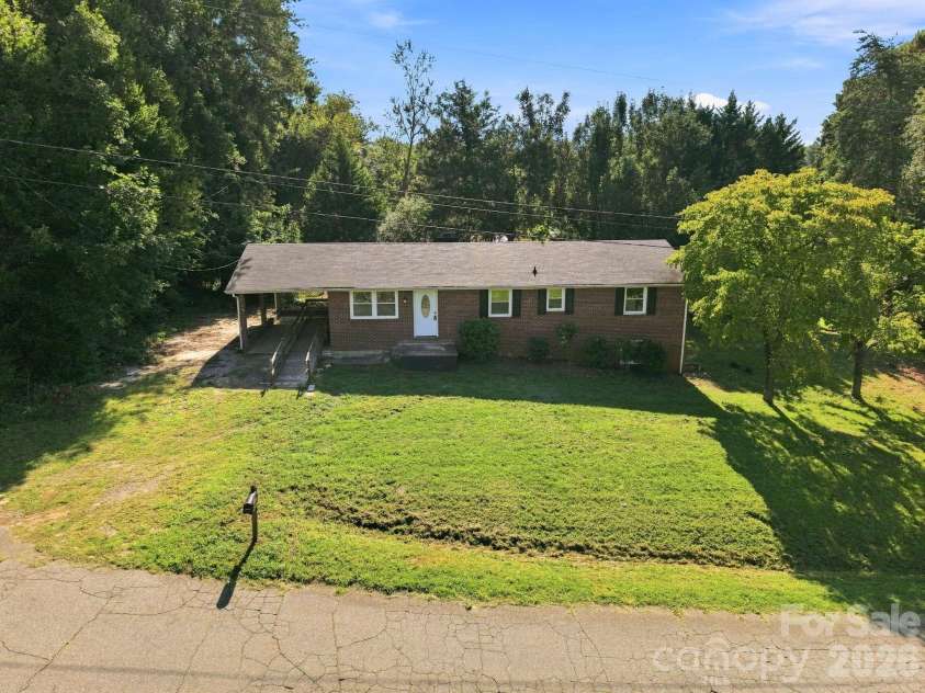 1021 Caldwell Avenue, Newton, NC 28658.  MLS# CAR4417463, YatesRealty ID 46656. 