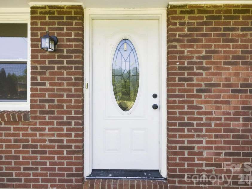 1021 Caldwell Avenue, Newton, NC 28658.  MLS# CAR4417463, YatesRealty ID 46656. 