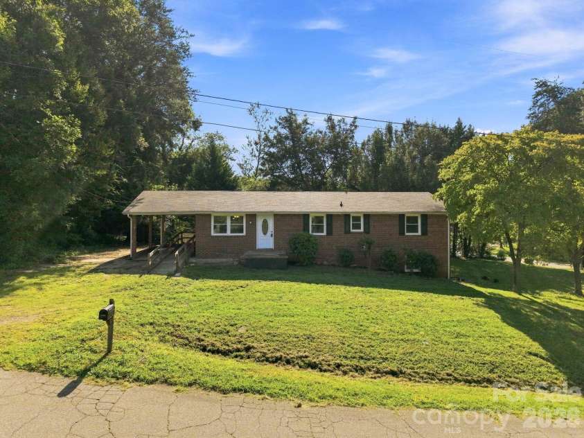 1021 Caldwell Avenue, Newton, NC 28658.  MLS# CAR4417463, YatesRealty ID 46656. 
