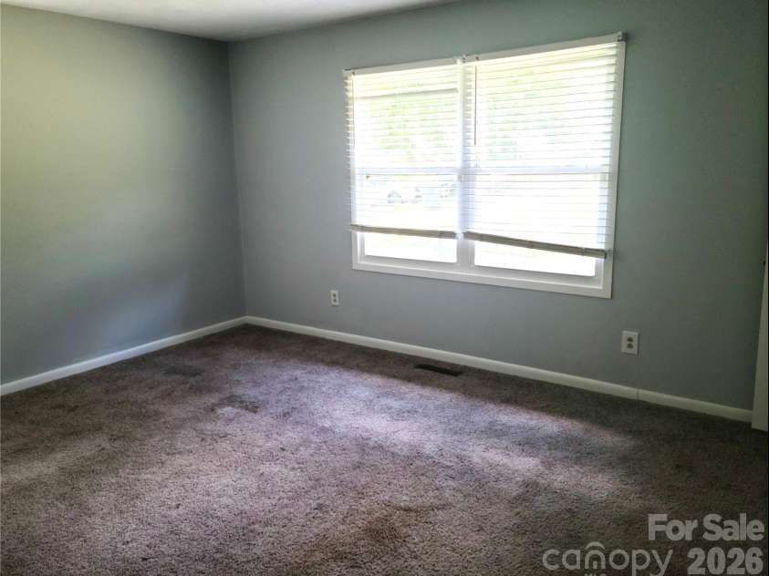 2230 Kenwood Drive, Kannapolis, NC 28081.  MLS# CAR4412492, YatesRealty ID 46657. 