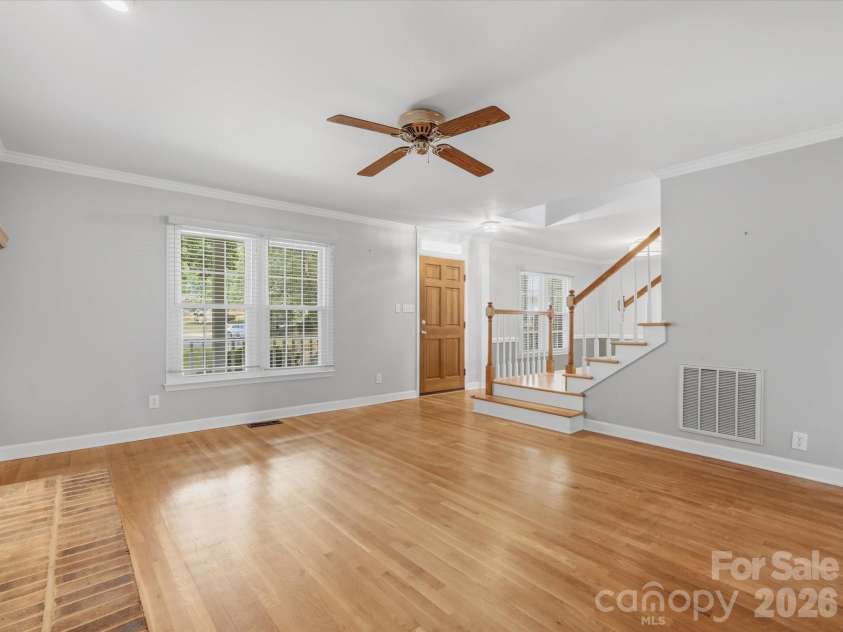 401 Brenwyck Court, Matthews, NC 28105.  MLS# CAR4409001, YatesRealty ID 46659. 