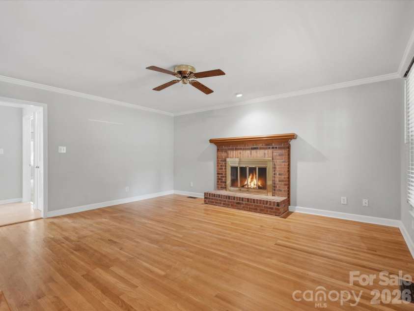 401 Brenwyck Court, Matthews, NC 28105.  MLS# CAR4409001, YatesRealty ID 46659. 