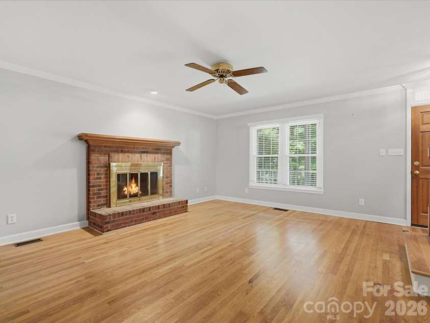 401 Brenwyck Court, Matthews, NC 28105.  MLS# CAR4409001, YatesRealty ID 46659. 