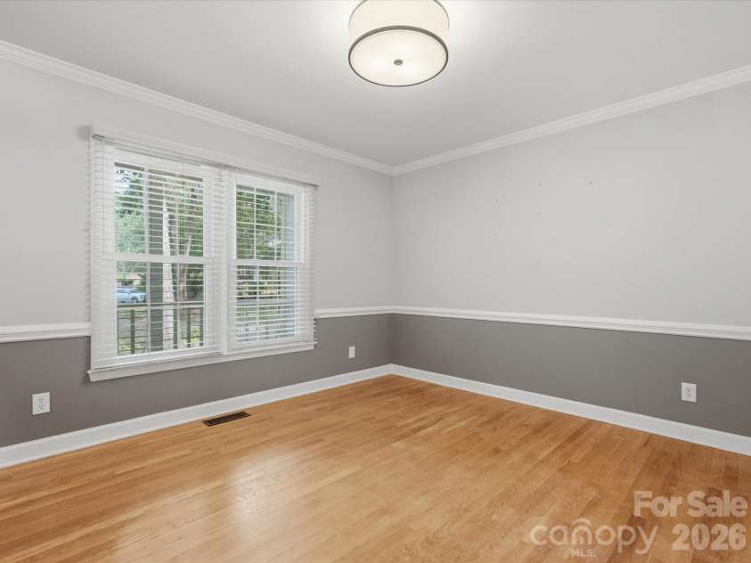 401 Brenwyck Court, Matthews, NC 28105.  MLS# CAR4409001, YatesRealty ID 46659. 