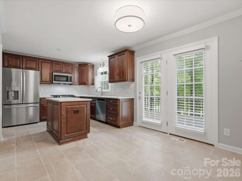 401 Brenwyck Court, Matthews, NC 28105.  MLS# CAR4409001, YatesRealty ID 46659. 