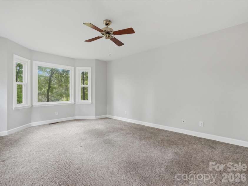 401 Brenwyck Court, Matthews, NC 28105.  MLS# CAR4409001, YatesRealty ID 46659. 