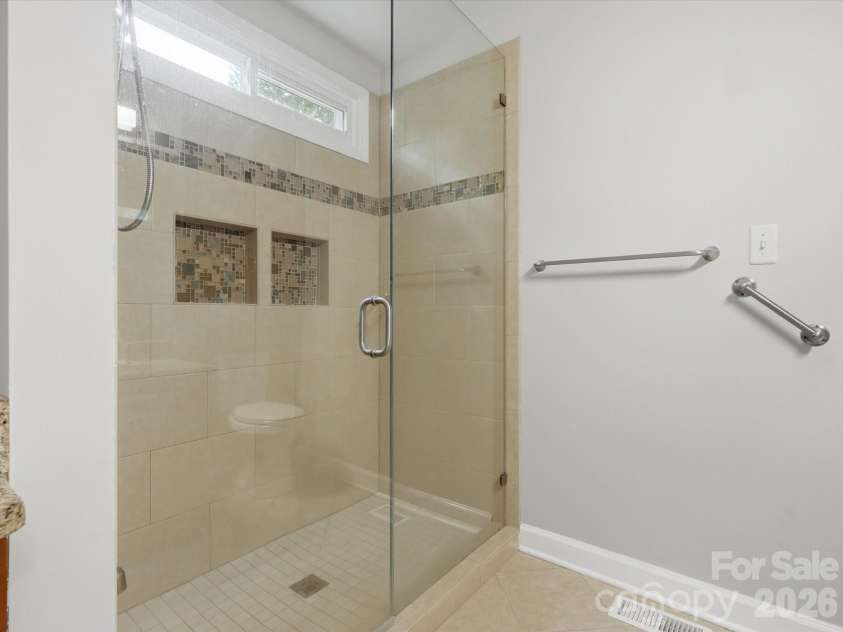 401 Brenwyck Court, Matthews, NC 28105.  MLS# CAR4409001, YatesRealty ID 46659. 