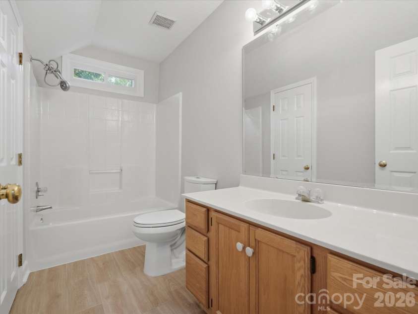 401 Brenwyck Court, Matthews, NC 28105.  MLS# CAR4409001, YatesRealty ID 46659. 