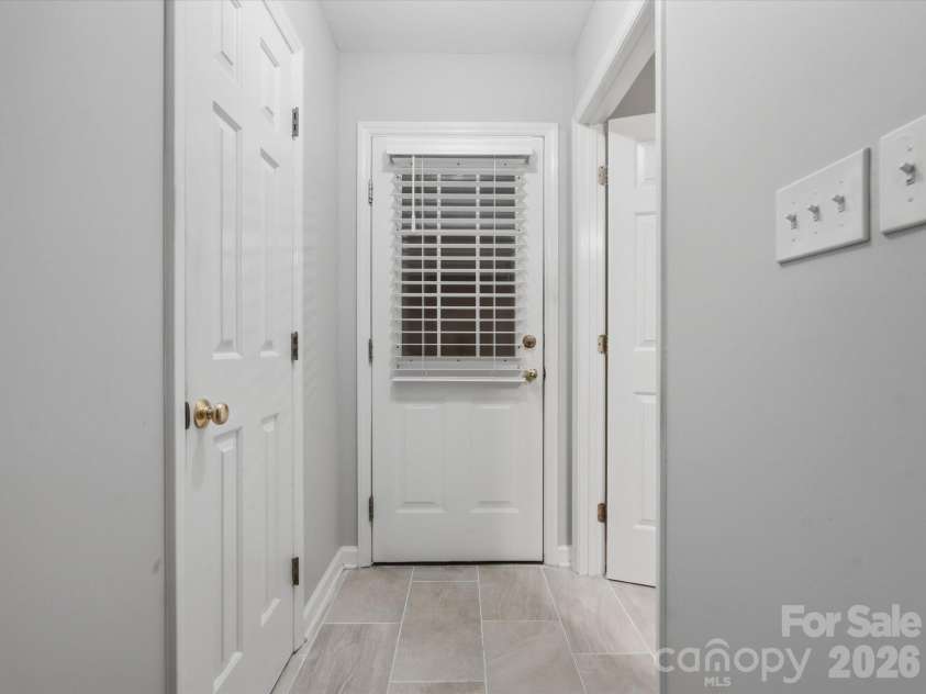 401 Brenwyck Court, Matthews, NC 28105.  MLS# CAR4409001, YatesRealty ID 46659. 