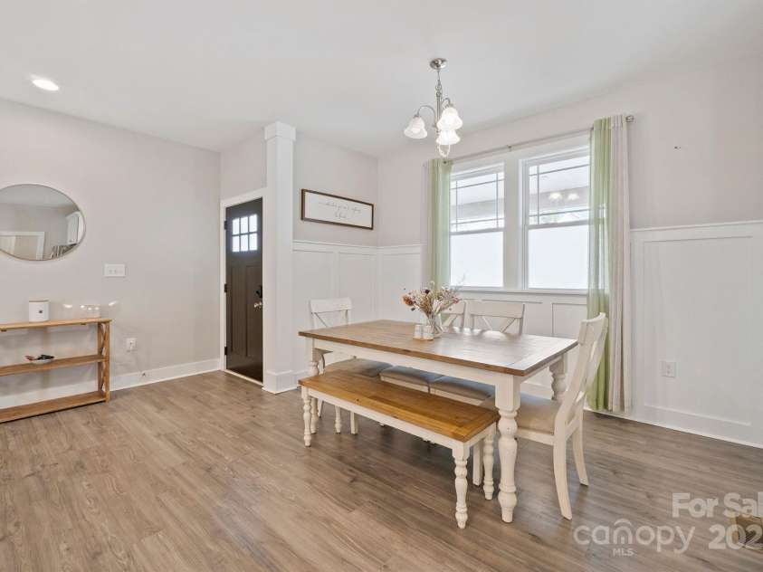 1544 Farmington Hills Drive, Conover, NC 28613.  MLS# CAR4213585, YatesRealty ID 4666. 