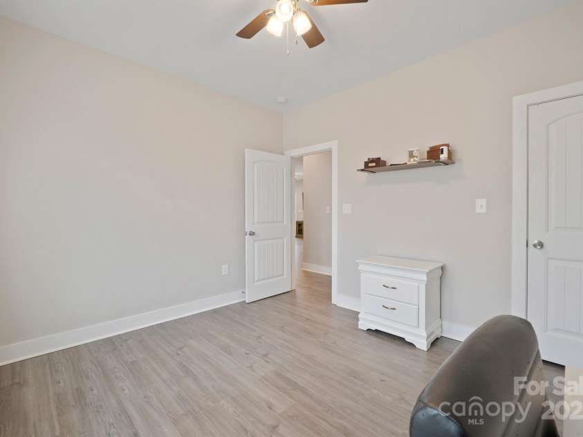 1544 Farmington Hills Drive, Conover, NC 28613.  MLS# CAR4213585, YatesRealty ID 4666. 