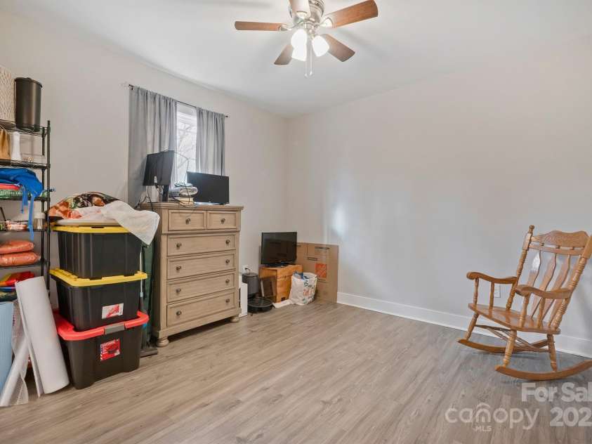 1544 Farmington Hills Drive, Conover, NC 28613.  MLS# CAR4213585, YatesRealty ID 4666. 