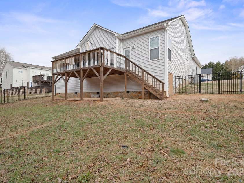1544 Farmington Hills Drive, Conover, NC 28613.  MLS# CAR4213585, YatesRealty ID 4666. 