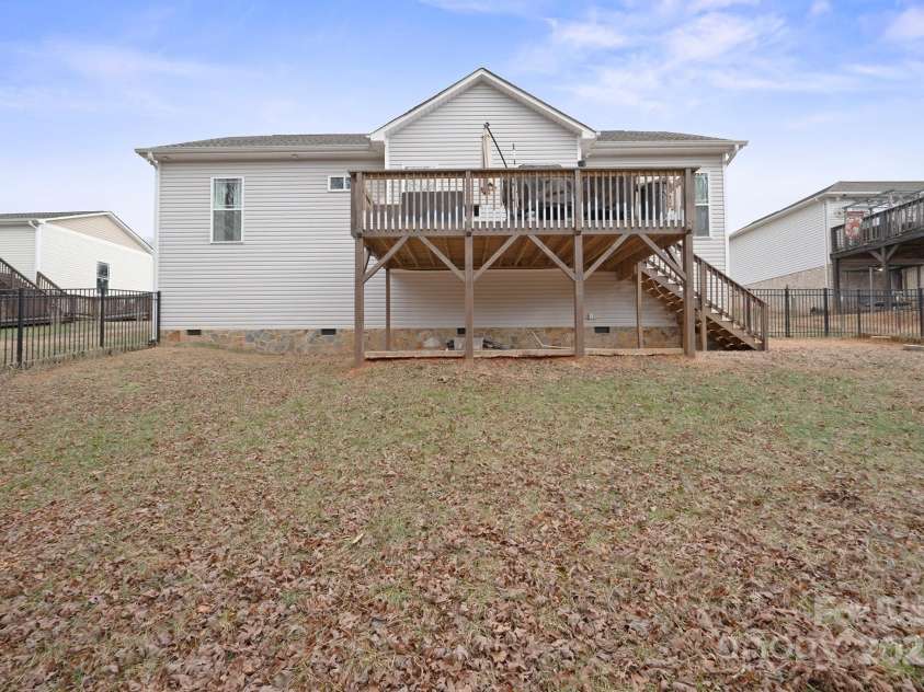 1544 Farmington Hills Drive, Conover, NC 28613.  MLS# CAR4213585, YatesRealty ID 4666. 