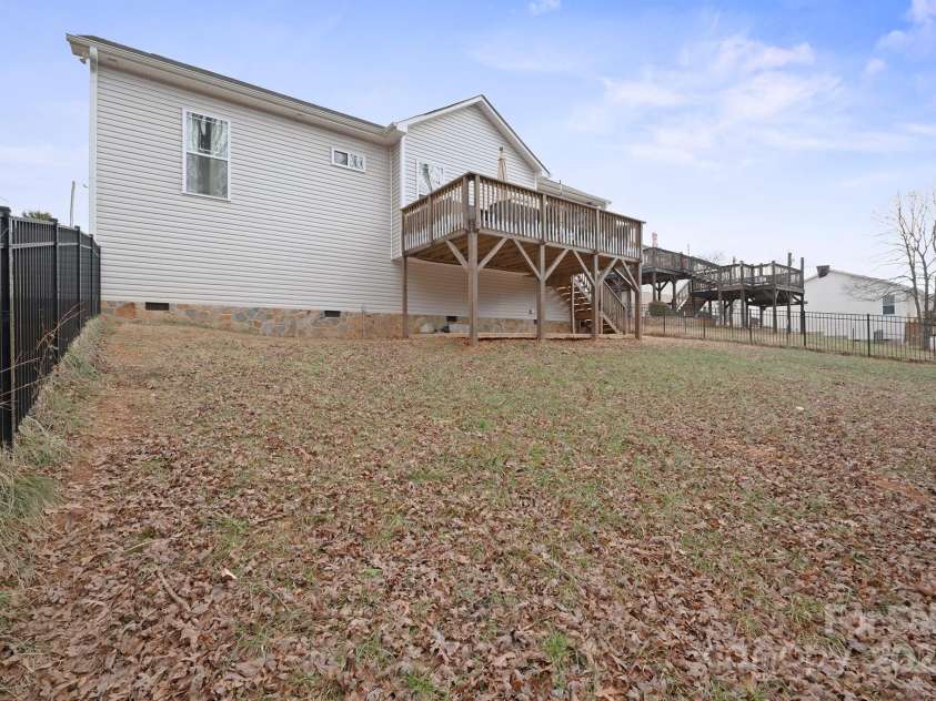 1544 Farmington Hills Drive, Conover, NC 28613.  MLS# CAR4213585, YatesRealty ID 4666. 